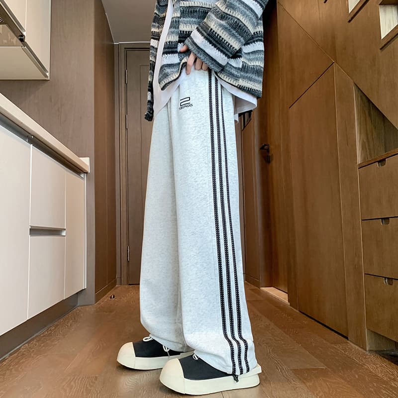 グレー パンツ サイドライン入りゆったりスラックス