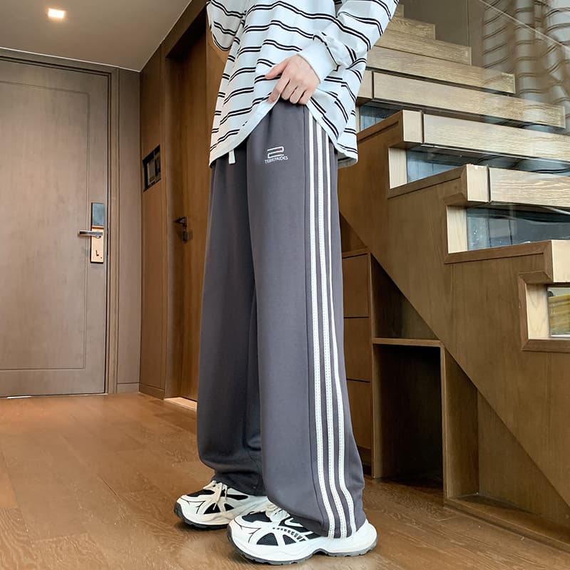 グレー パンツ サイドライン入りゆったりスラックス