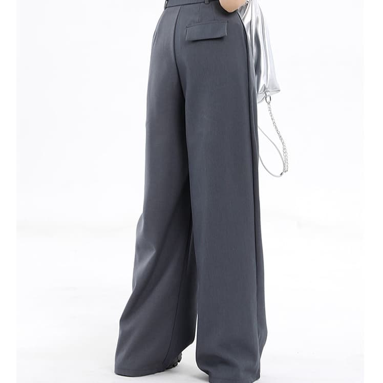 グレー パンツ 上質なワイドタック入りスラックス