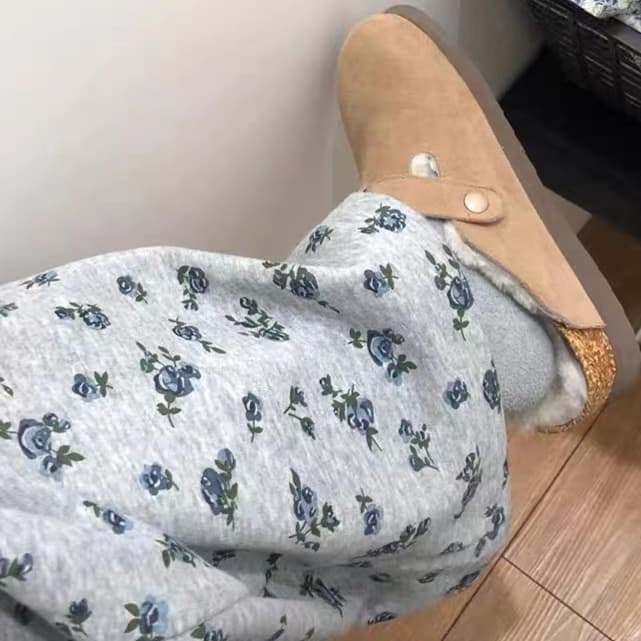 グレー パンツ 小花柄ふんわりワイドパンツ