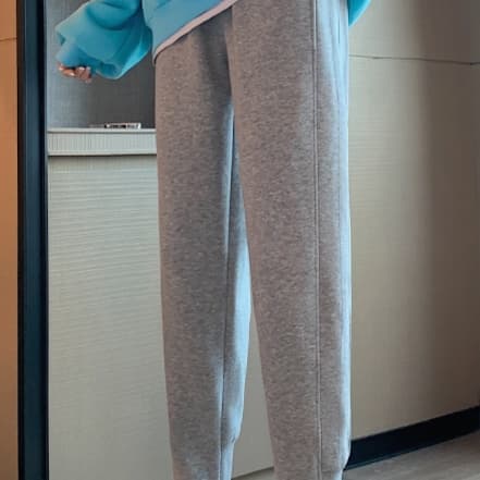 グレー パンツ リラックスフィット ストレッチ 裾絞り楽ちんパンツ