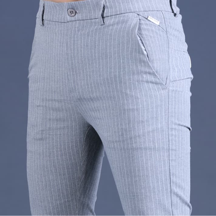 グレー パンツ ストライプ柄 すっきりスリムパンツ