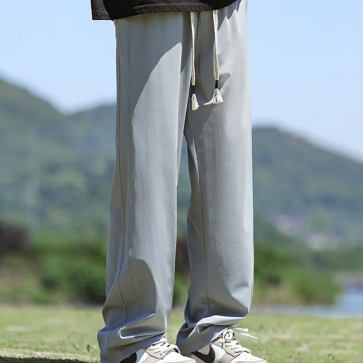 グレー パンツ タッセル付きリラックスパンツ