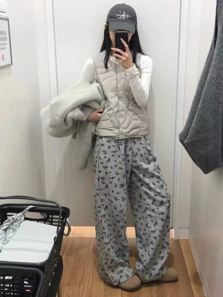 グレー パンツ 小花柄ふんわりワイドパンツ