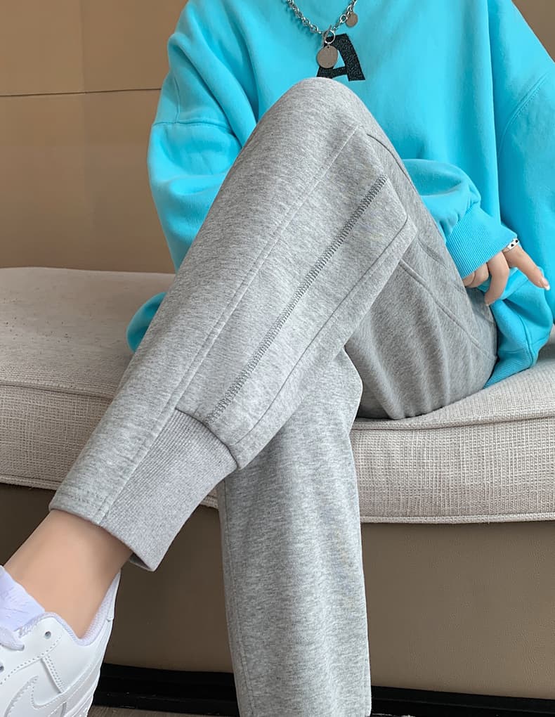 グレー パンツ リラックスフィット ストレッチ 裾絞り楽ちんパンツ