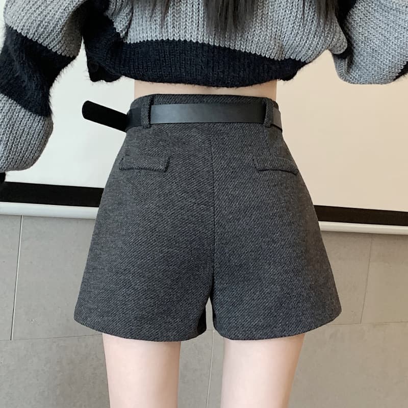 グレー パンツ ウール混ベルト付きショートパンツ