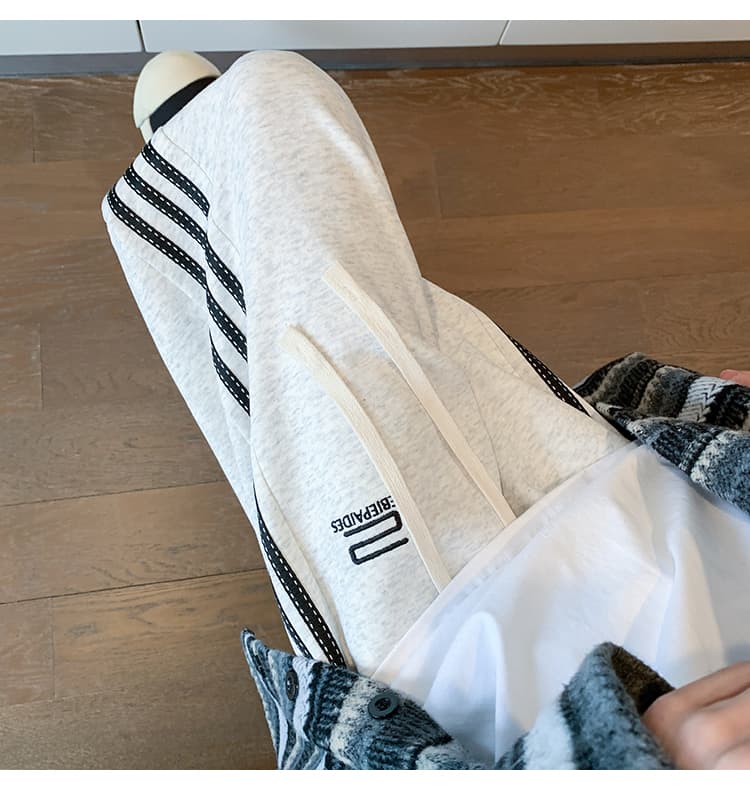 グレー パンツ サイドライン入りゆったりスラックス