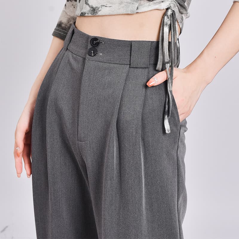 グレー パンツ 上品プリーツ入り テーパードパンツ