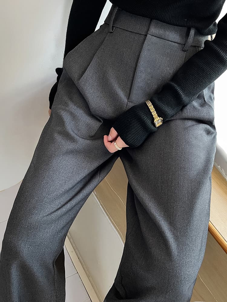 グレー パンツ 上質感あふれる美シルエットスラックス
