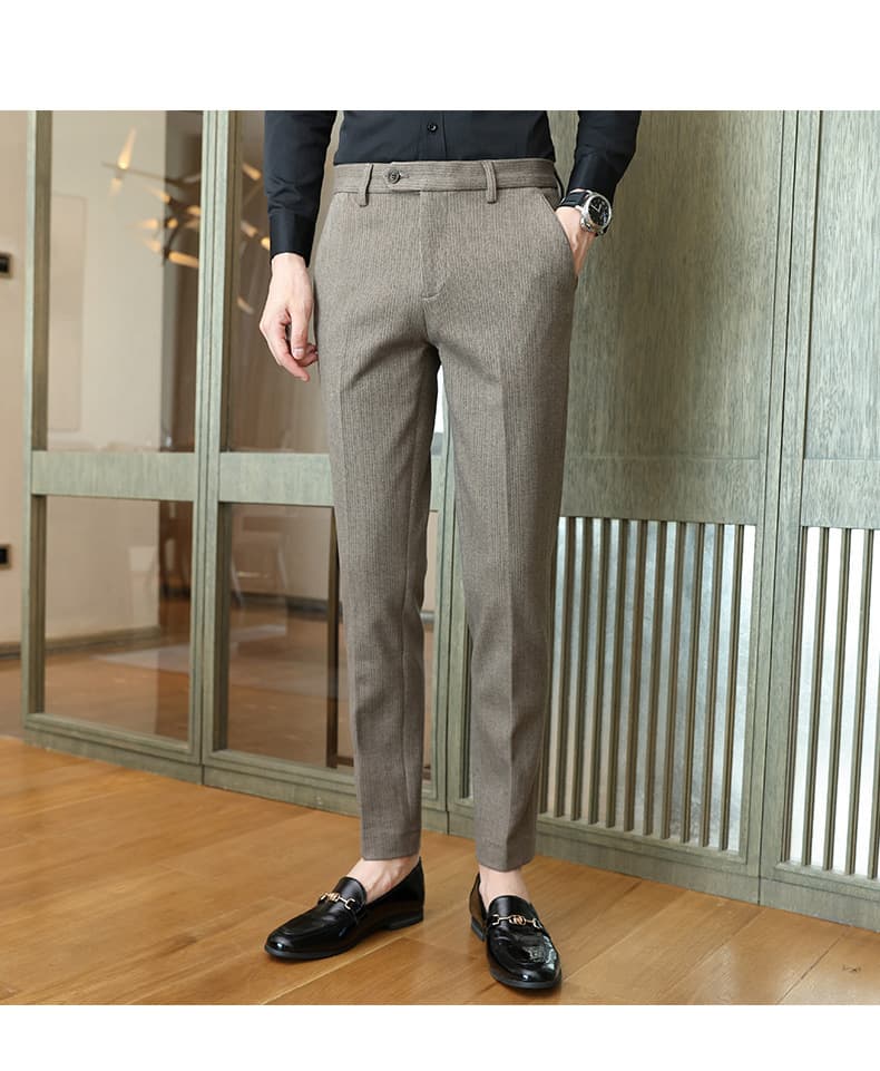 グレー パンツ しなやかストライプ スラックス