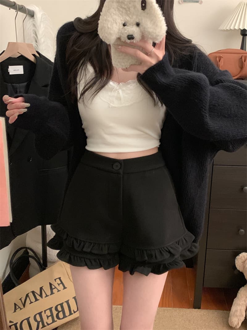 グレー パンツ フリルデザインショートパンツ