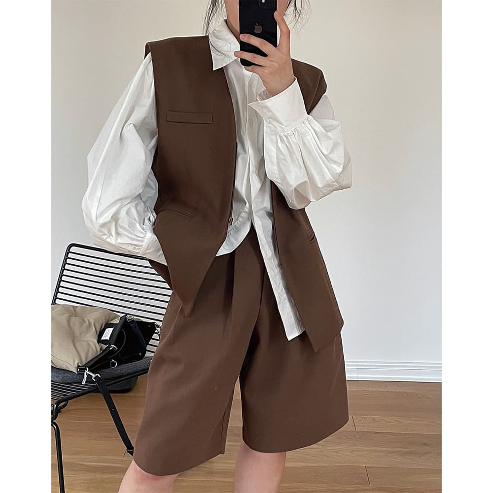 グレー パンツ タック入り ワイドショートパンツ