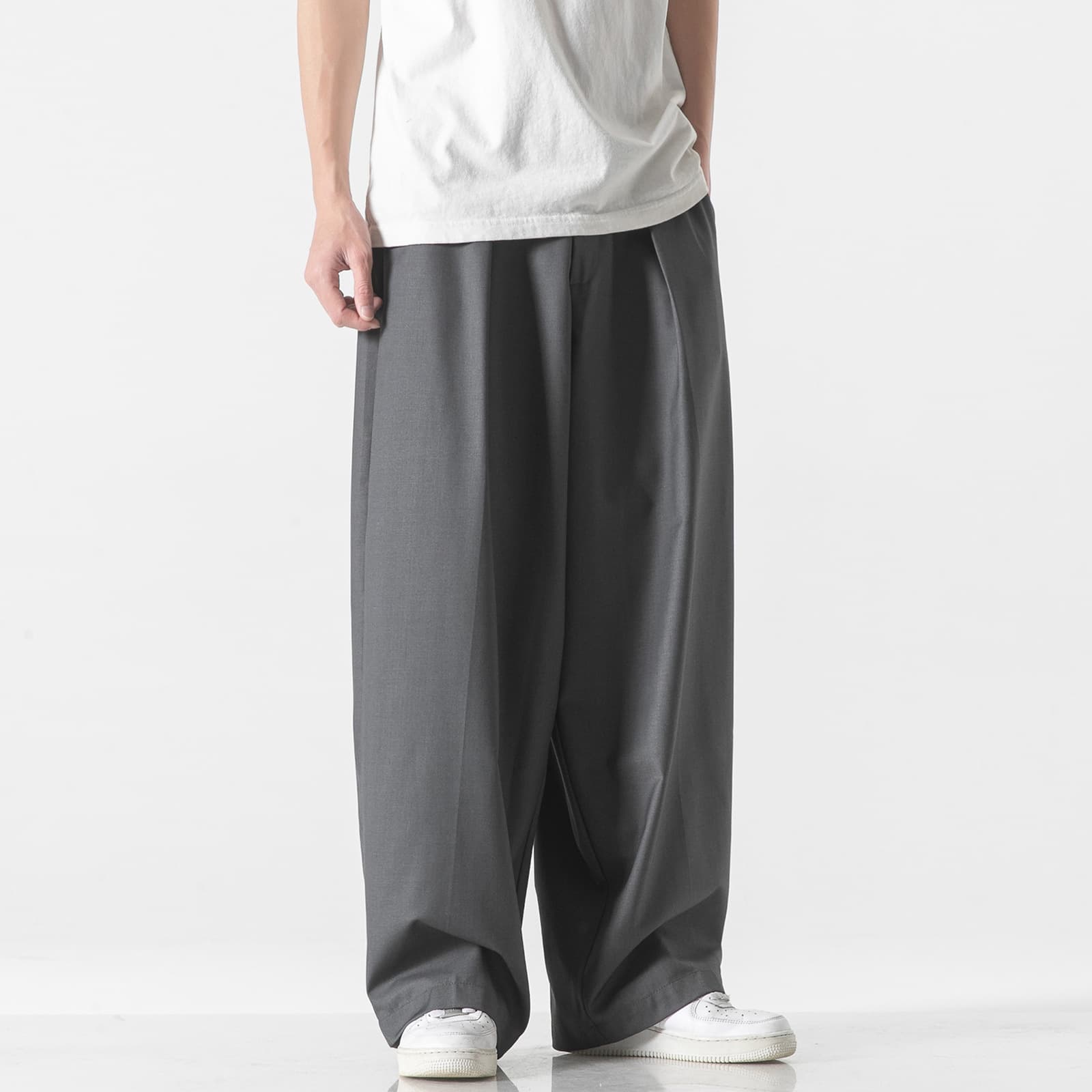 グレー パンツ ワイドシルエット タック入り パンツ