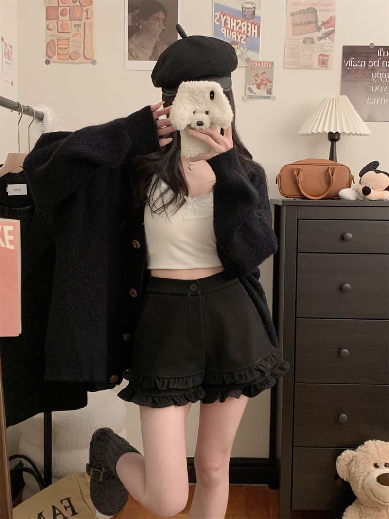 グレー パンツ フリルデザインショートパンツ