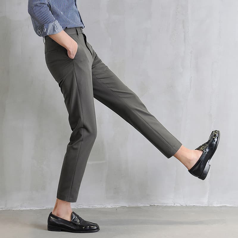 グレー パンツ シンプル テーパード スラックス