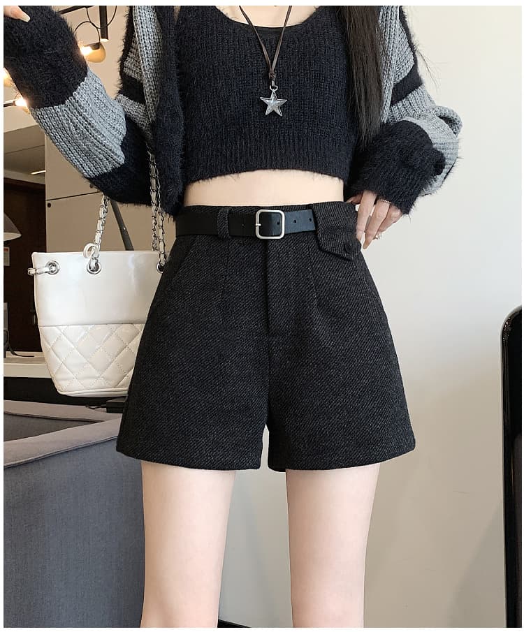 グレー パンツ ウール混ベルト付きショートパンツ