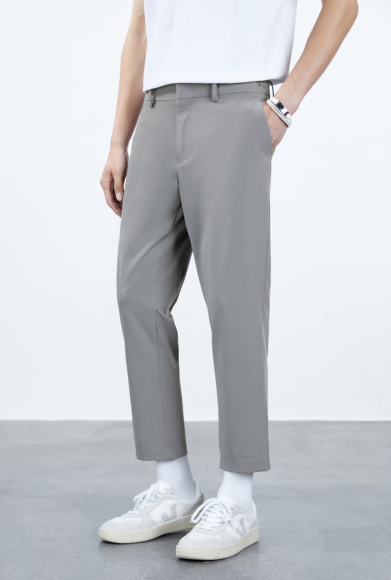グレー パンツ スリムシルエット テーパードスラックス