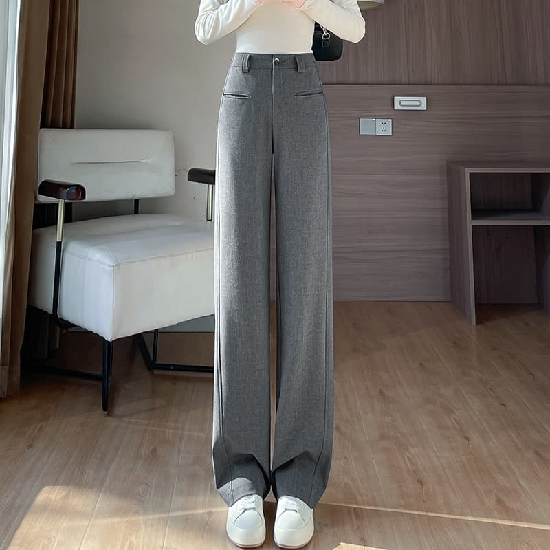 グレー パンツ スラックス 上質素材のゆったりワイドパンツ