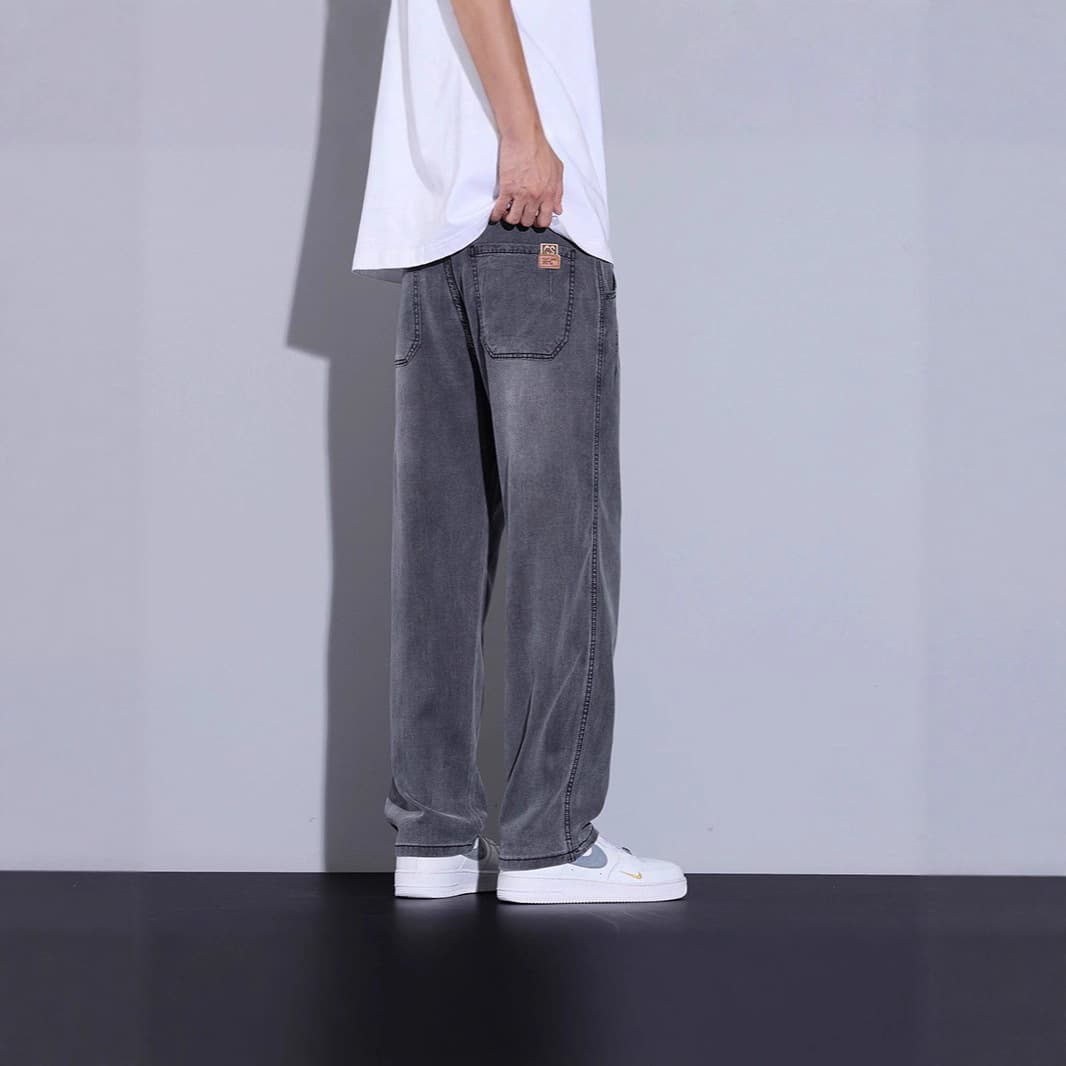グレー パンツ ゆったりストレートデニム