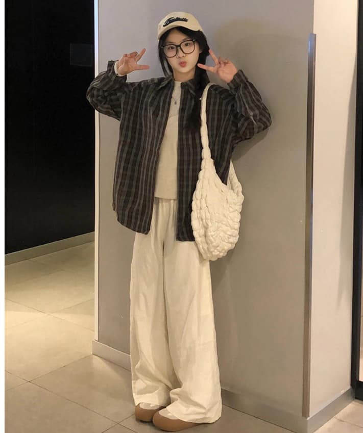 グレーパンツ スラックス ゆったりワイドパンツ