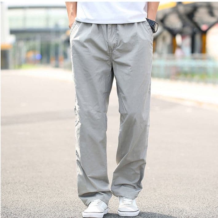 グレー パンツ ゆったり機能性カーゴスラックス