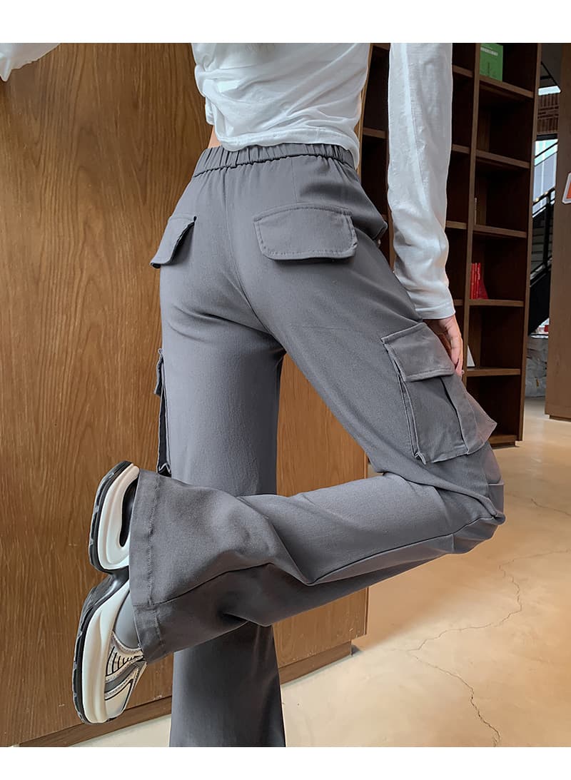 グレー パンツ カーゴパンツ ゆったりシルエット 機能的ポケット付き 美脚パンツ