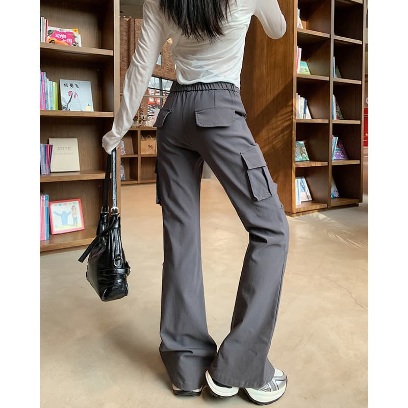 グレー パンツ カーゴパンツ ゆったりシルエット 機能的ポケット付き 美脚パンツ
