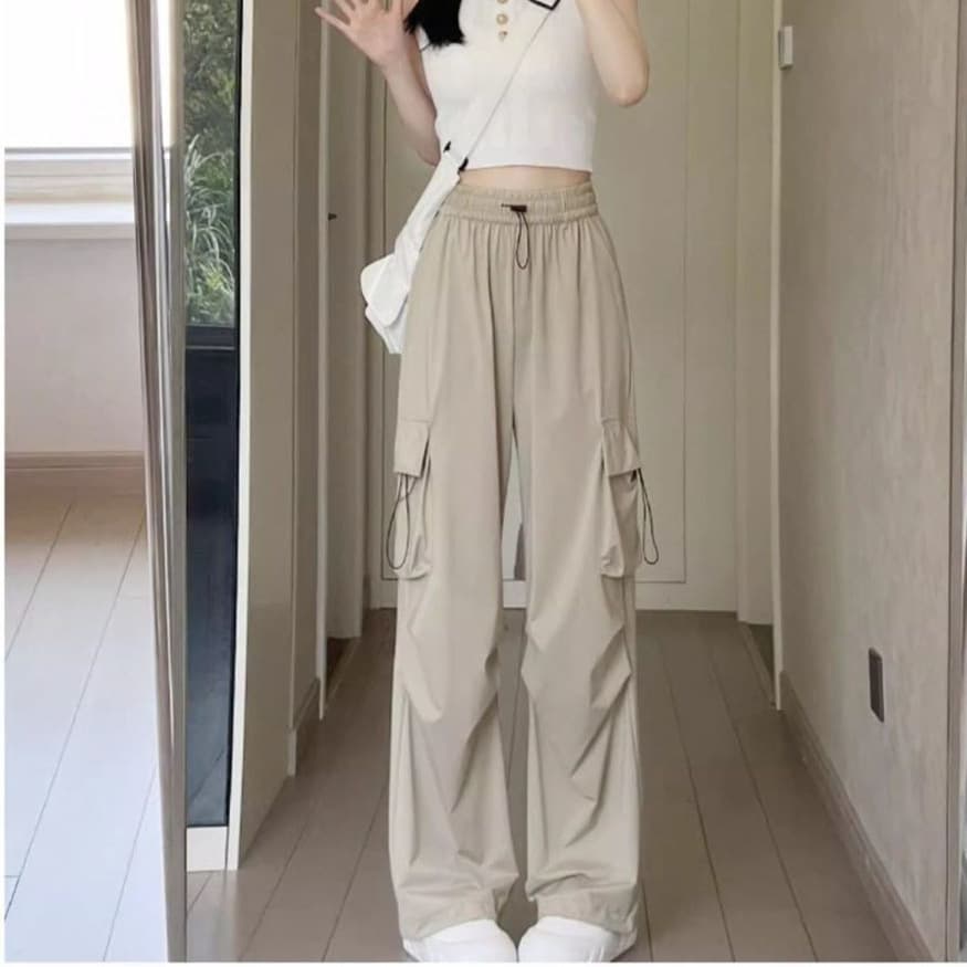 グレー パンツ カーゴパンツ ゆったりシルエット大容量ポケット付きパンツ