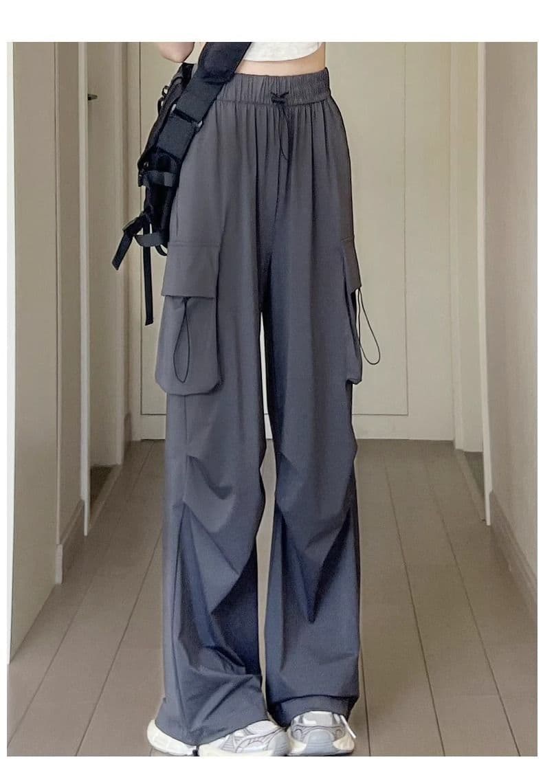 グレー パンツ カーゴパンツ ゆったりシルエット大容量ポケット付きパンツ