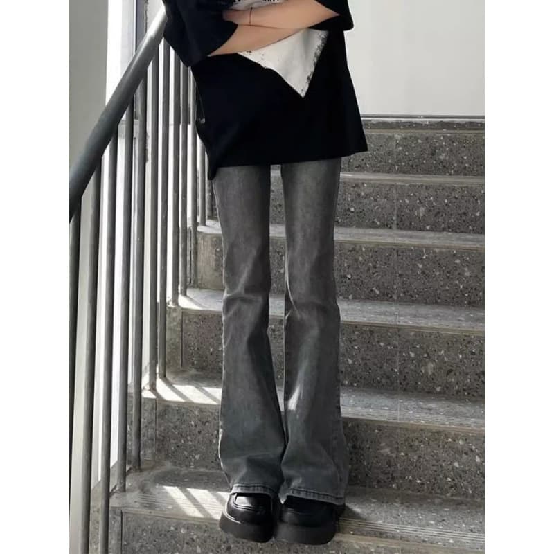 グレー パンツ ゆったりストレートデニムパンツ