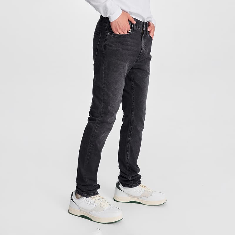 グレー パンツ テーパードパンツ スタイリッシュ 細身デニム